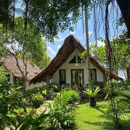 Villa Paradise Bukit Lawang Exteriör bild